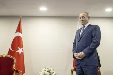 Erdoğan bosszút állt Putyinon, kamerák kereszttüzében várakoztatta meg a fogát szívó orosz elnököt