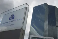 Nyolc év után kamatot emelt az Európai Központi Bank
