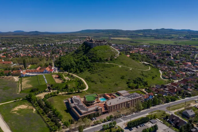 A sümegiek nem nehezményezik a tűzijáték lemondását, a jövőben fényjátékkal ünnepelne a város