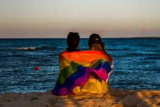 Kubában népszavazás után legalizálhatják a melegházasságot