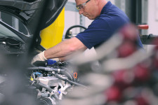 Nem veszett el, de alaposan átalakult a nagy magyar Mercedes-beruházás