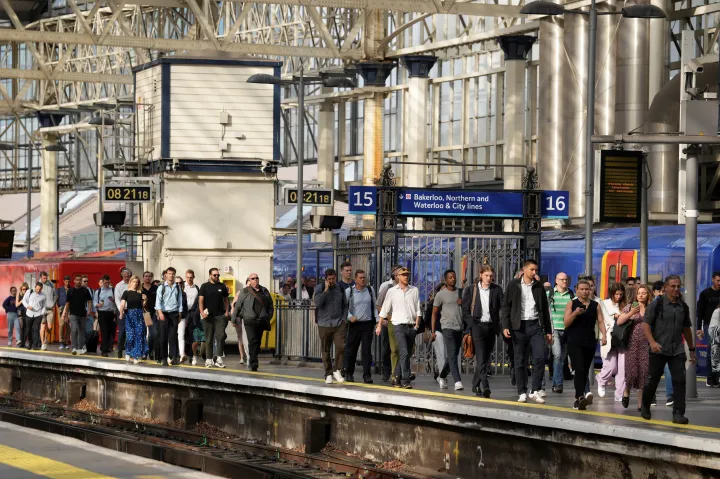 A londoni Waterloo pályaudvar a vasúti sztrájk alatt 2022. július 27-én – Fotó: Maja Smiejkowska / MAJA SMIEJKOWSKA