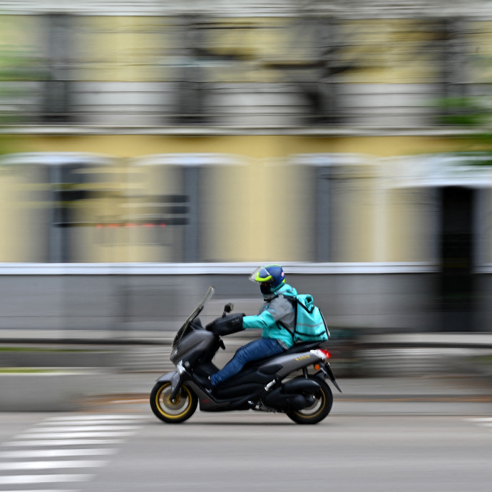 Katás probléma nélkül is ezrével eresztik szélnek az ételfutárokat Nyugat-Európában