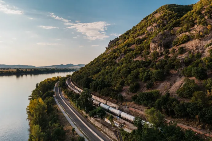 Szombaton egy vágányon helyreáll a vasúti forgalom Nagymaros és Szob között