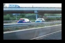 Egészen zavarba ejtő jelenetet rögzített egy autós az M1-es autópályán