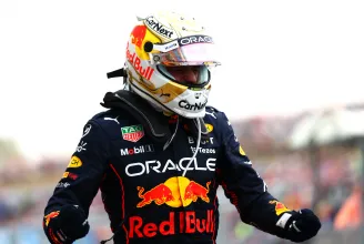 Verstappen hihetetlen, a 10. helyről nyerte Magyar Nagydíjat, a Mercedes villant, a Ferrari elszúrta