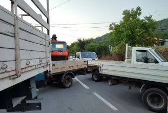Megkezdték a barikádok lebontását a szerb-koszovói határon