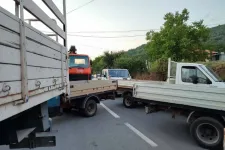 Megkezdték a barikádok lebontását a szerb-koszovói határon