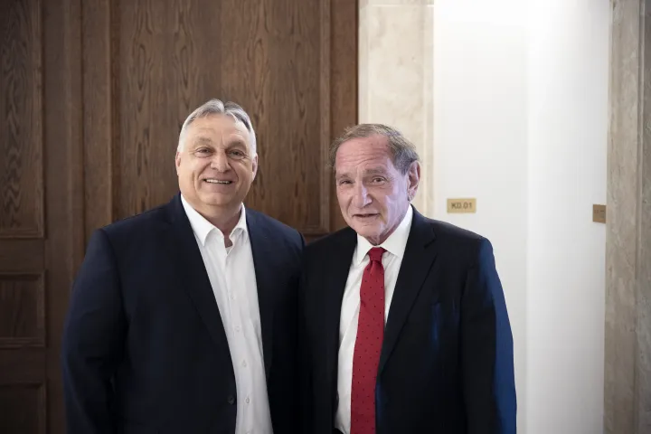Orbán Viktor és George Friedman a Karmelita kolostorban 2022. június 27-én – Fotó: Fischer Zoltán / Miniszterelnöki Sajtóiroda / MTI