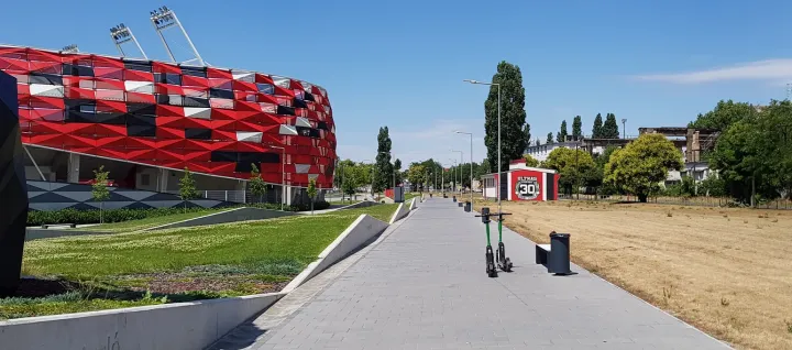 Bozsik stadion és közvetlen környéke 2022 nyarán – Fotó: Olvasó