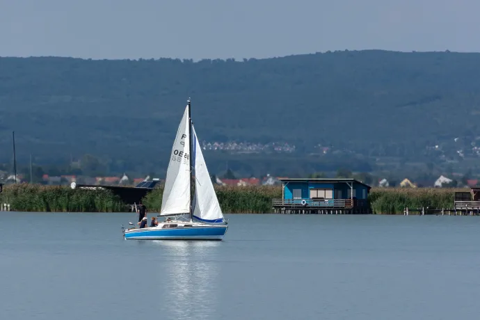 Egyelőre nem lehet tudni, hogy a szivattyúk, a Duna vagy furamód a kiszáradás menti-e meg a Fertő tavat