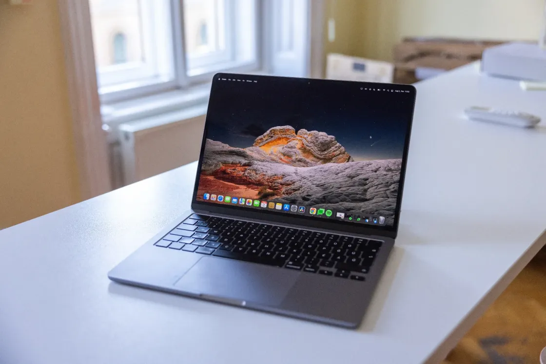 Az új MacBook Air egy közel tökéletes ugrás a hipertérbe