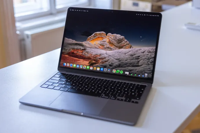 Az új MacBook Air egy közel tökéletes ugrás a hipertérbe