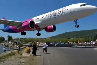 Szakértő a Wizz Air-gép szűk landolásáról: nagy marha, aki a kifutópálya tengelyébe áll
