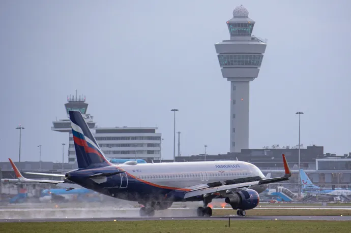 Reuters: Az orosz légitársaságok repülőket szerelnek le, hogy a többi gépük működőképes maradjon