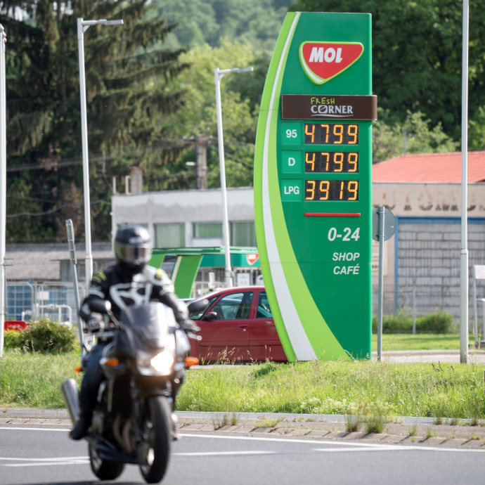 Nagyon megerősítette a Molt a benzinárstop a magyar piacon