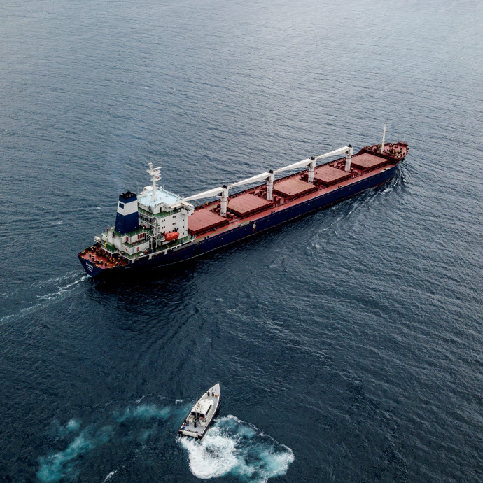 Ünnepelték az Ukrajnát elhagyó első gabonaszállító hajót, de a vevőnek nem kell a rakománya