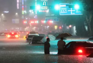 Már kilenc halálos áldozata van a dél-koreai özönvízszerű esőknek és árvizeknek