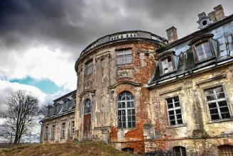 Most egy lengyel kastélynál keresik a nácik aranyát, de sántít a történet