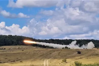 A román hadsereg Brassó megyében hadgyakorlatozott az amerikaiak rettegett rakétarendszerével
