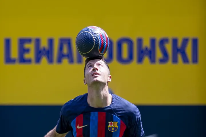 50 millió eurót fizetett Lewandowskiért a Barcelona, de még nem kapott játékengedélyt