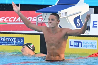 Úszó-Eb: 17 éves román úszó döntötte meg a 100 gyors világrekordját, Milák Kristóf ezüstérmet nyert