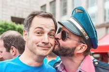 A belga miniszterelnök egy férfipuszival kívánt boldog Pride-ot