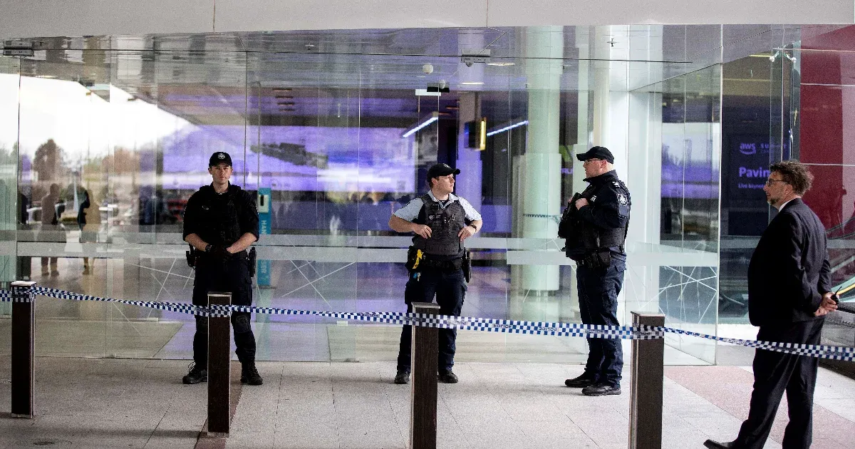 Lövöldözni kezdett egy férfi a canberrai repülőtéren