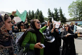 Nők tüntettek a jogaikért Afganisztánban, lövésekkel oszlatták fel őket
