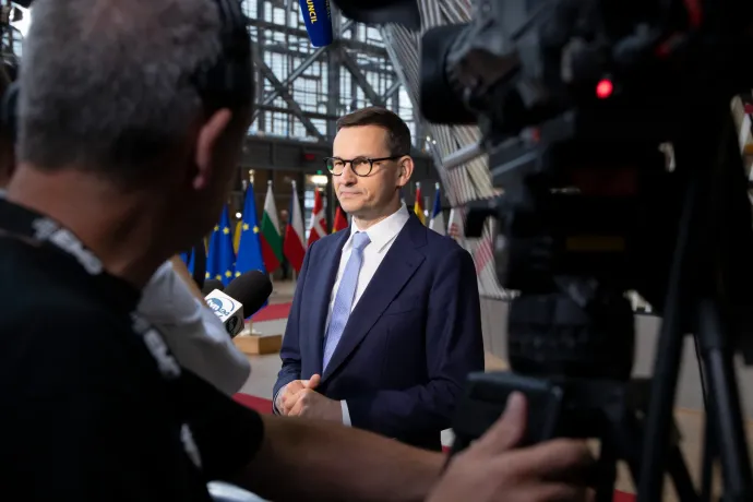 Mindennel lőne az EU-ra a lengyel kormány, de magát találhatja el