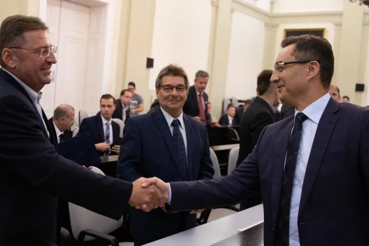Gondola Zsolt Zoárd 2019 októberében Papp László polgármesterrel – Fotó: Civil Fórum Debrecen Egyesület Facebook-oldala
