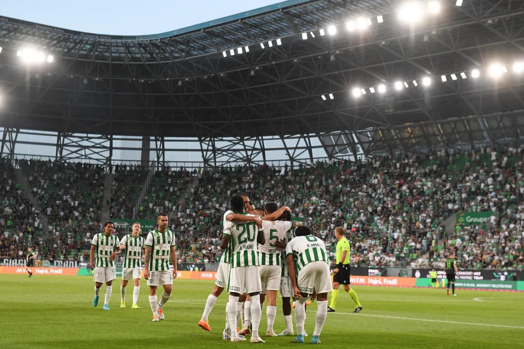 Fél lábbal az El-főtáblán a Fradi, 4-0-ra kiütötték a Shamrockot