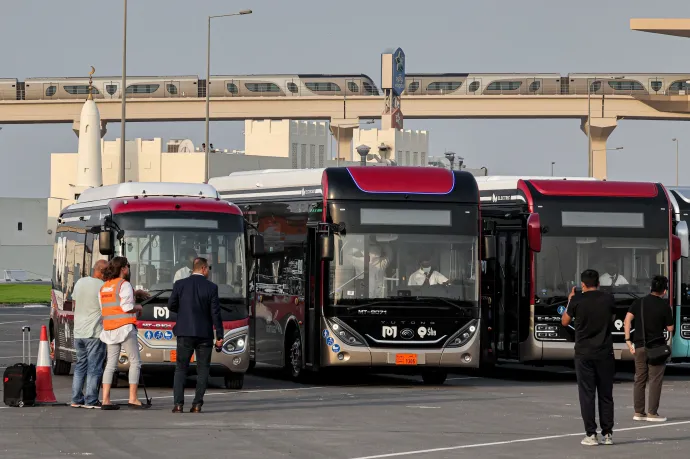 1300 busszal próbálták el Katarban, milyen lesz a csúcsforgalom a vb idején