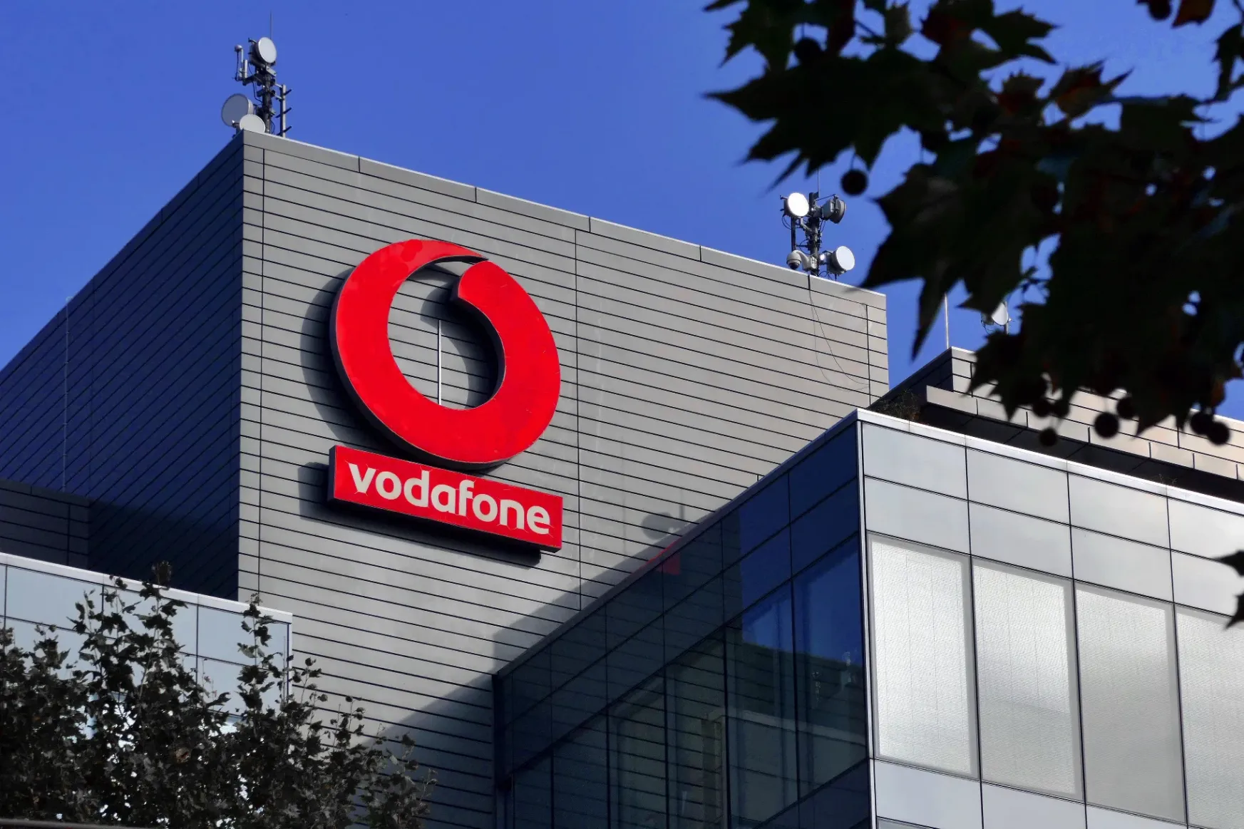 A Vodafone-ügy 10 fontos kérdése: Magyarország, ahol már fontosabb a „magyar”, mint a verseny