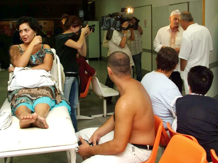 Sérültek a Baleseti Intézet traumatológiáján a tűzijátékot követően 2006. augusztus 20-án – Fotó: Várkonyi E. Péter / Getty Images