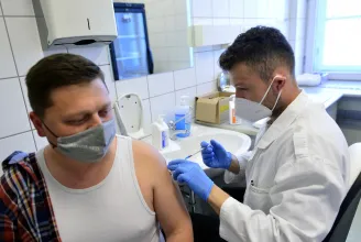 32-szer nagyobb valószínűséggel haltak meg Magyarországon az oltatlanok az oltottakhoz képest a koronavírus-járvány negyedik hullámában