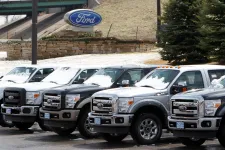 Háromezer alkalmazottját küldi el a Ford