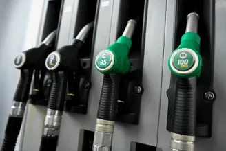Újabb drágulás: péntektől 687 forint a benzin, 794 a dízel piaci ára