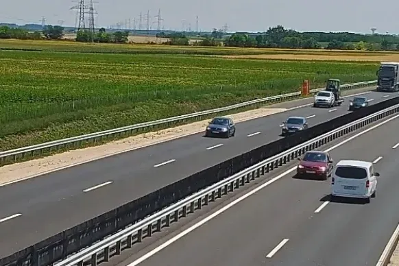 Közút: Az autópályán való megfordulás és tolatás rossz, értem?!