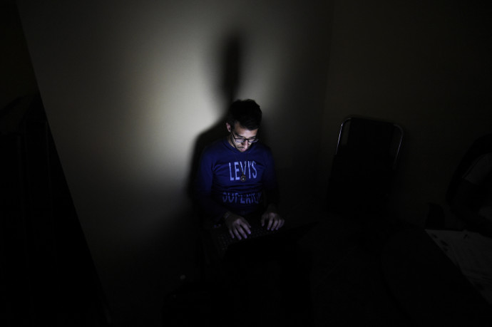 Túl a 300 eurós határon az európai gázár, télen csak 19 fokra fűtik az irodákat Németországban