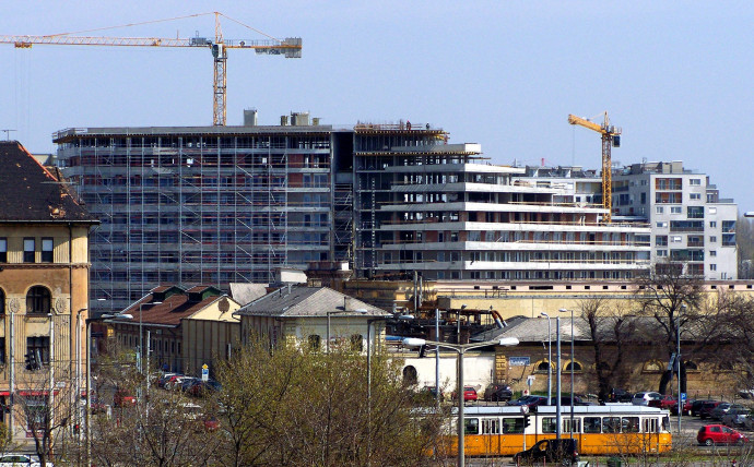 Budapest, 2018. április 11. Korszerû lakó- és közösségi épületek épülnek a City Home lakóparkban, a fõváros IX. kerületében a Vágóhíd, a Mester és a Máriássy utcák által határolt területen. Az oda épült és épülõ, összesen mintegy 1600 modern társasházi lakás egy részébe már beköltöztek a lakók. MTVA/Bizományosi: Jászai Csaba *************************** Kedves Felhasználó! Ez a fotó nem a Duna Médiaszolgáltató Zrt./MTI által készített és kiadott fényképfelvétel, így harmadik személy által támasztott bárminemû – különösen szerzõi jogi, szomszédos jogi és személyiségi jogi – igényért a fotó készítõje közvetlenül maga áll helyt, az MTVA felelõssége e körben kizárt.