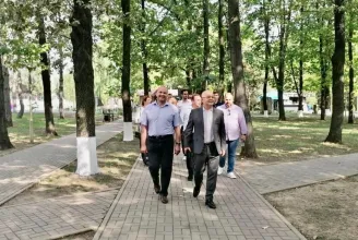 „Kis Kolozsvár Nagy-Romániában”: az erdélyi város nevét viseli egy moldovai park, Boc onnan üzent a testvériségről