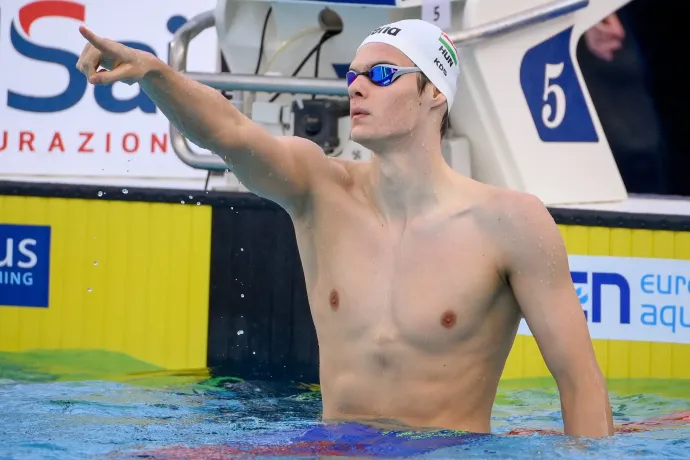 A magyar úszás legnagyobb tehetsége, Kós Hubert Phelps edzőjével folytatja