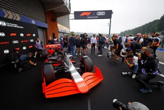 Az Audi beköszönt az F1-be, és egyből kiosztott pár pofont