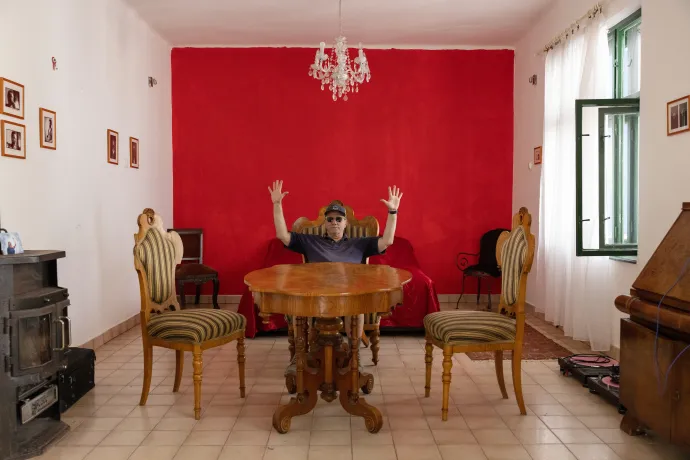 Tizenhat mű, ami nem az Ecserin végezte