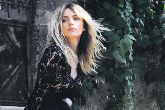 Három évet is kaphat az a török énekesnő, aki olyan iskolával viccelődött, ahová Erdoğan is járt