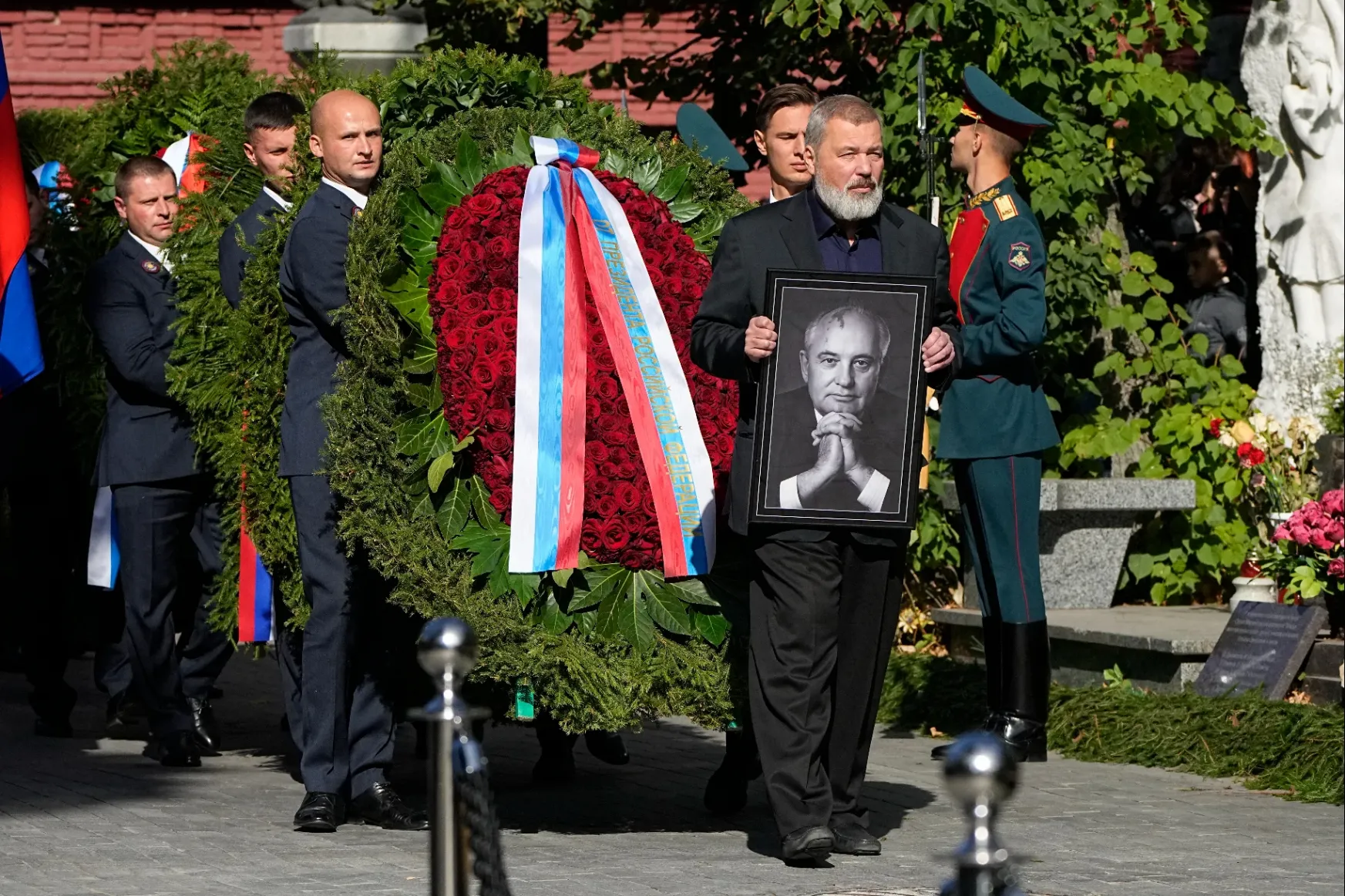 Putyin túl elfoglalt volt Gorbacsov visszafogott temetéséhez, Orbán viszont ott volt