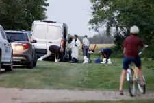 Május óta keresik a tíz embert halálra késelő kanadai gyilkosok egyikét