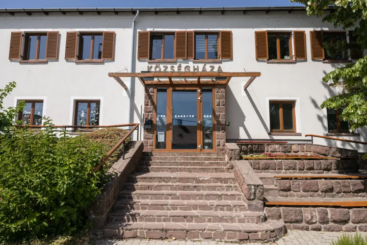 A felsőörsi községháza – Fotó: Németh Sz. Péter / Telex