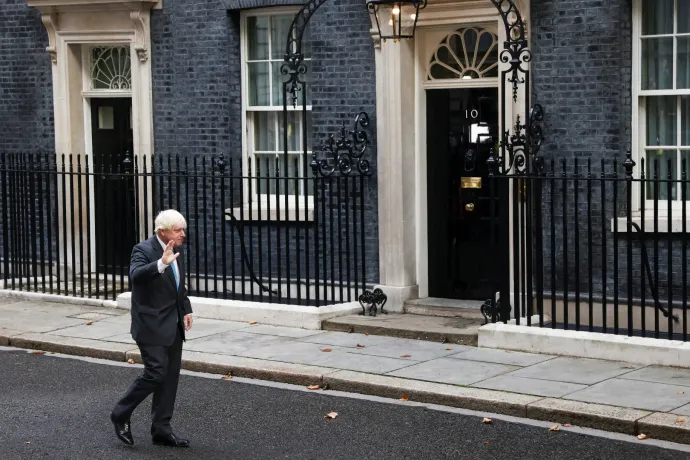 Boris Johnson búcsúbeszédében arra utalt, hogy visszatér majd, ha szüksége lesz rá a nemzetnek